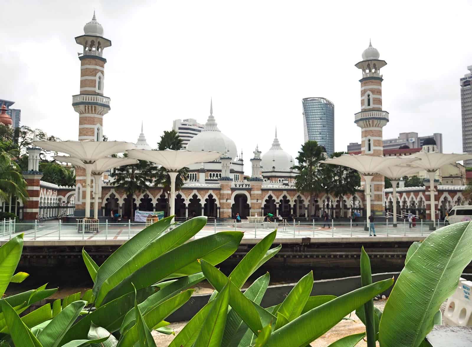 Masjid-Jamek-mosque-KLCC-Kuala-Lumpur-Malaysia ] Travel Mermaid