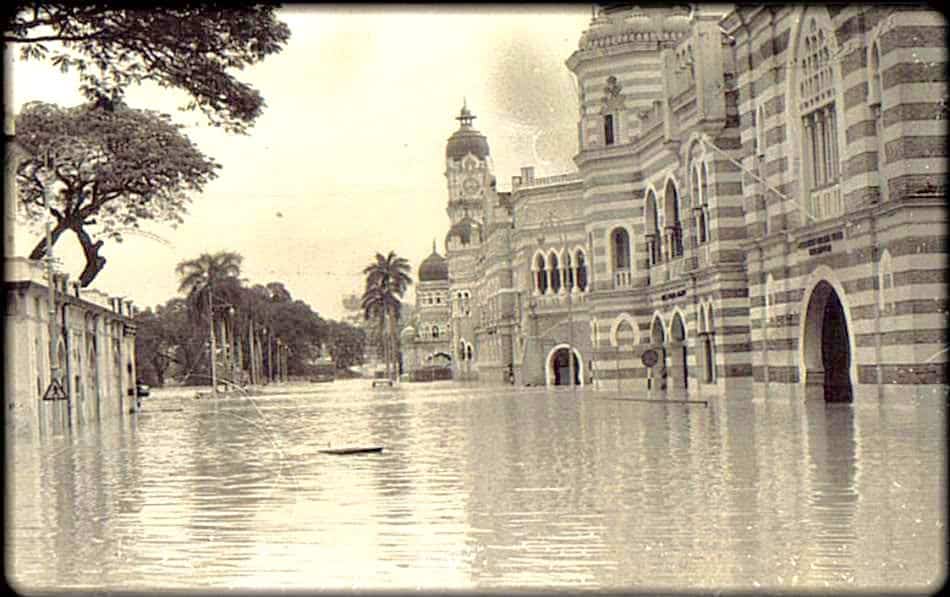 floods-1970s-Merdeka-Square-Kuala-Lumpur